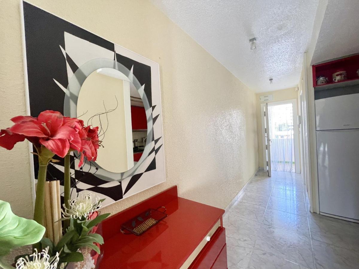 Magnificent Mediterraneo Apartment Бенидорм Екстериор снимка