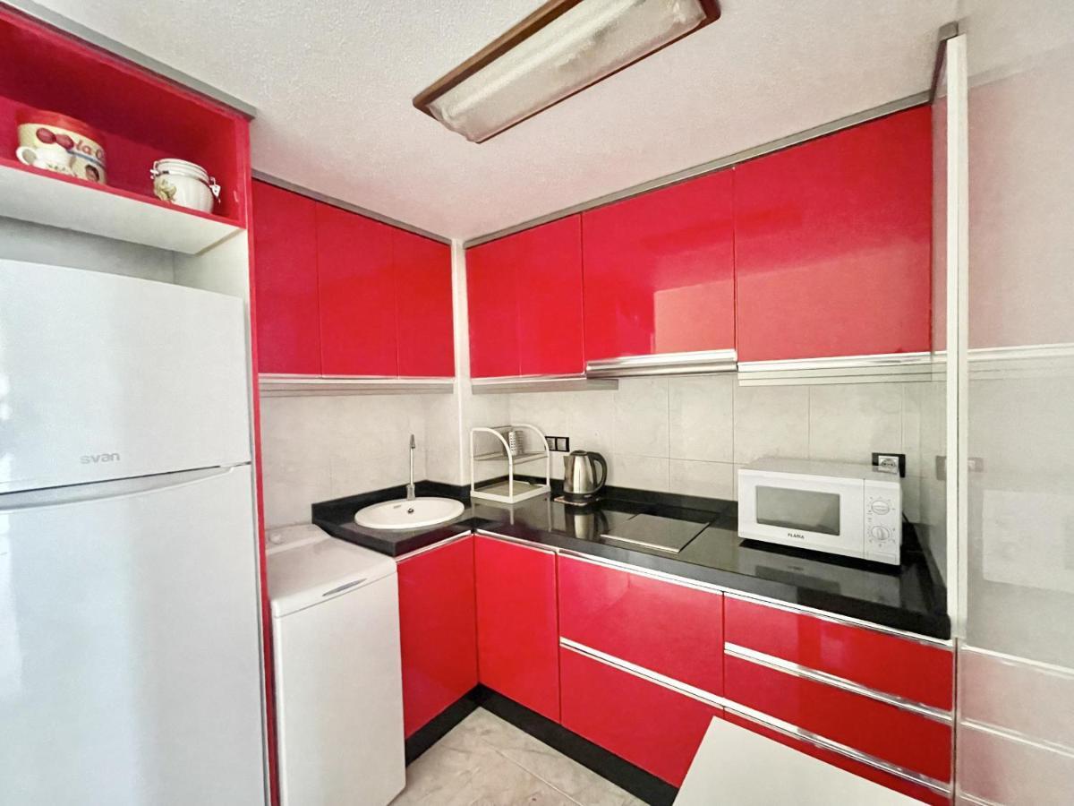 Magnificent Mediterraneo Apartment Бенидорм Екстериор снимка