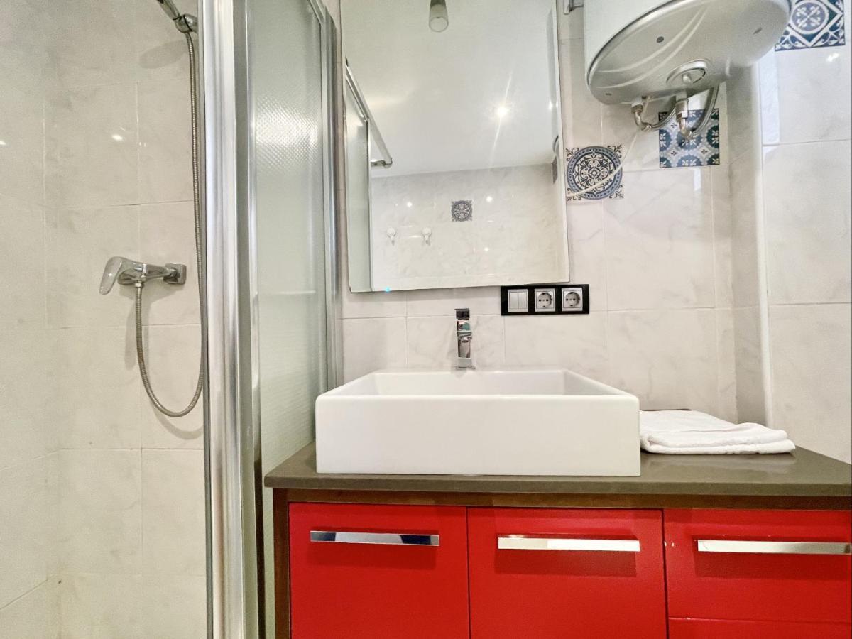 Magnificent Mediterraneo Apartment Бенидорм Екстериор снимка