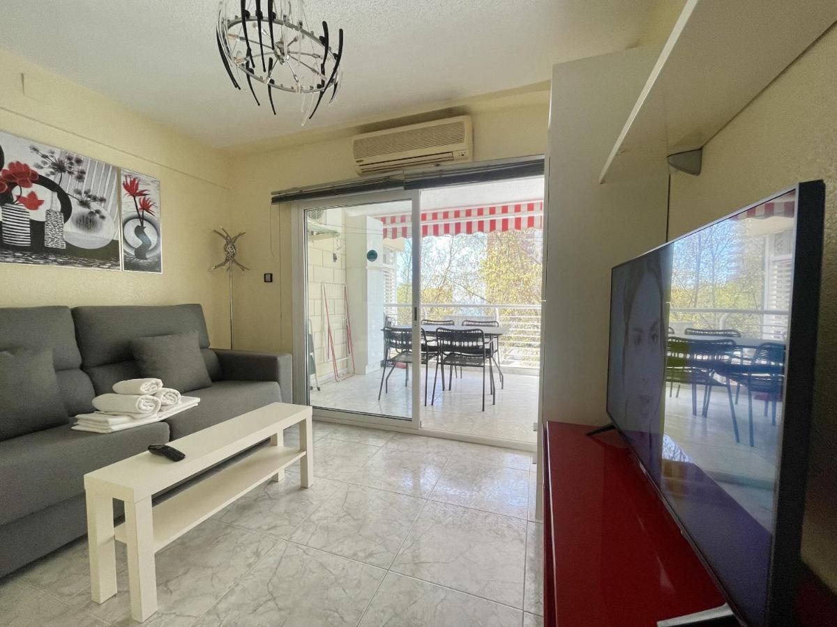 Magnificent Mediterraneo Apartment Бенидорм Екстериор снимка