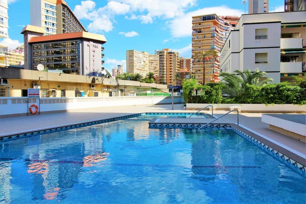 Magnificent Mediterraneo Apartment Бенидорм Екстериор снимка